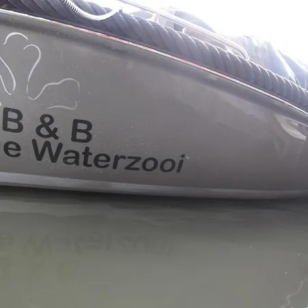 לינה וארוחת בוקר De Waterzooi 5*